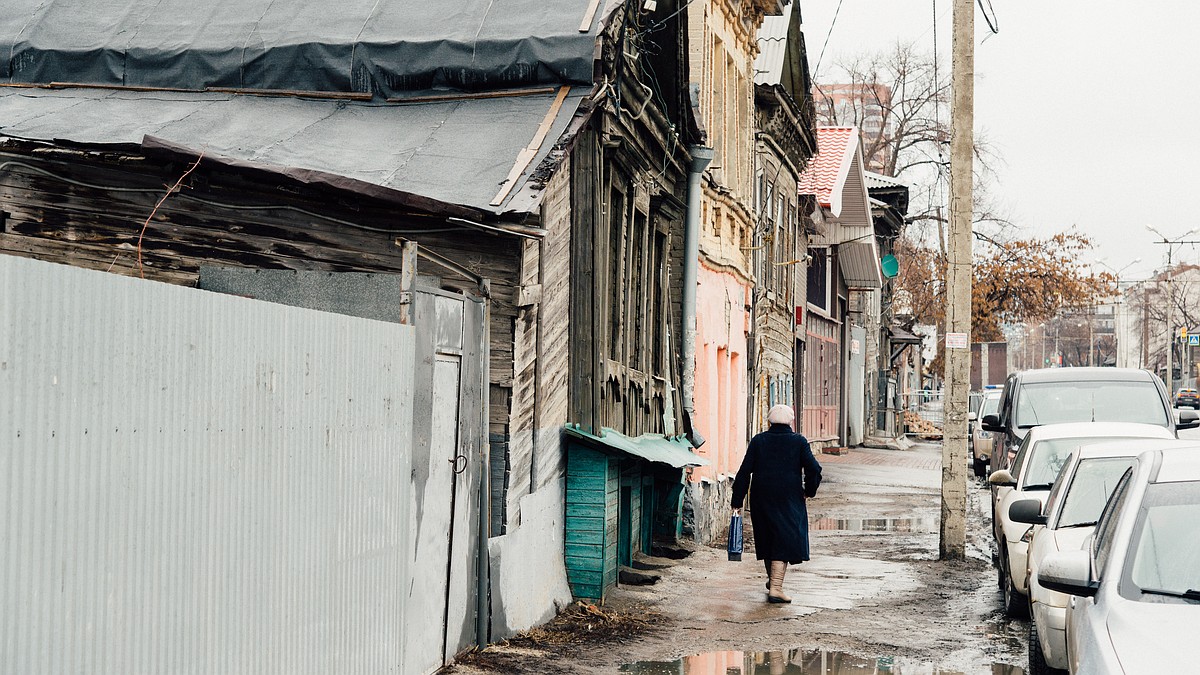 «Где подмажем, где подляпаем, так и живем»: какие еще здания в центре могут  развалиться, как дом на Арцыбушевской - KP.RU