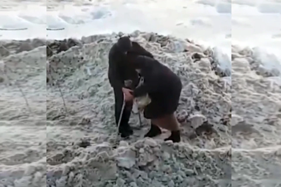 Поступок молодого человека попал на видео.