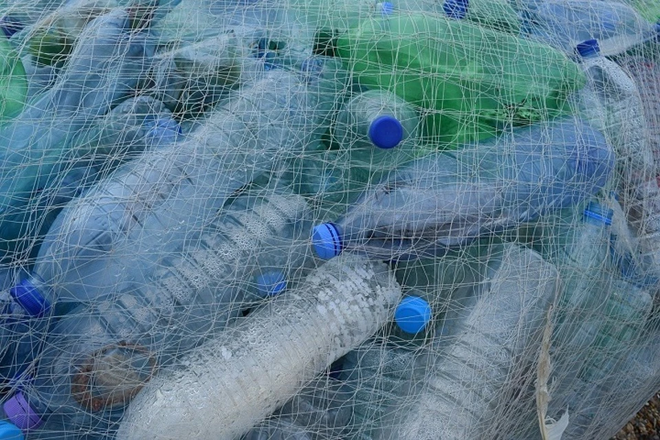 Ежеминутно на планете покупается миллион пластиковых бутылок, ежегодно используется пять триллионов одноразовых пакетов.