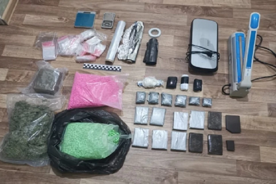 Рекордную партию наркотиков изъяли у двух молодых жителей Сургутского района. Фото УМВД Югры.