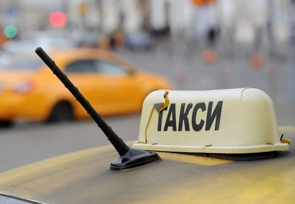 Лицензированные такси в Новосибирской области обязали обрабатывать автомобили специальным реагентом.
