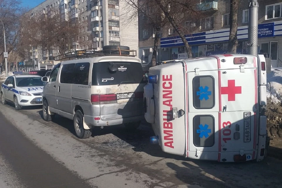 Все произошло возле дома №13 на улице Ватутина. Фото: «Инцидент Новосибирск»