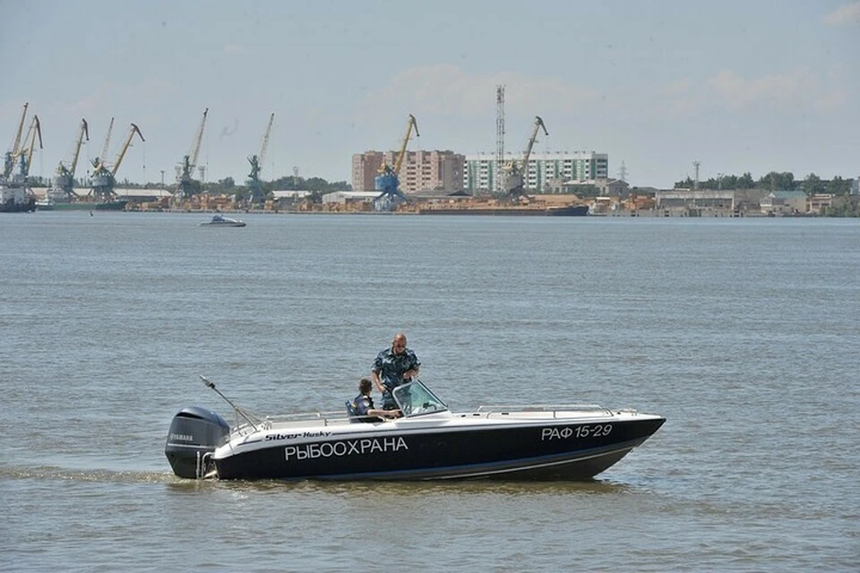 В водах Ейского лимана задержали браконьеров