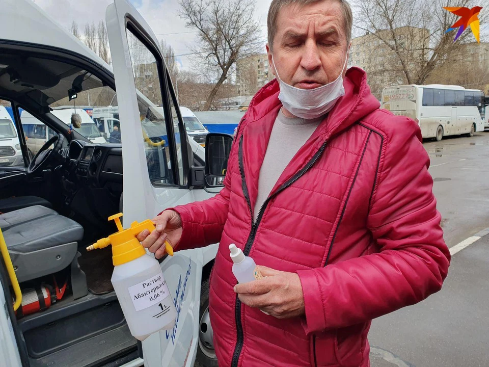 Автобусы моют и дезинфицируют после каждой поездки