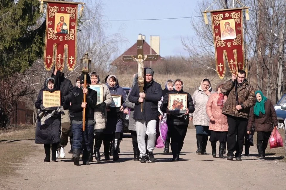 Крестный ход против коронавируса в рязанском селе Печерники. Фото: ryazeparh.ru