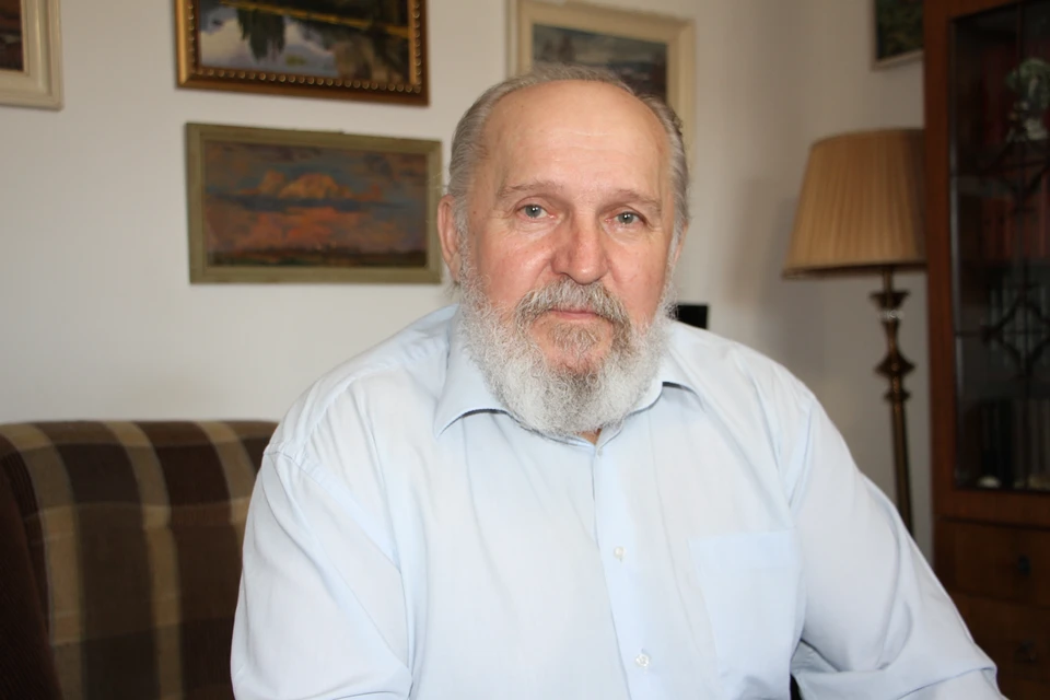 На своем творческом пути Александр Онищенко уже успел написать стихотворений на целый сборник, добрую детскую книгу и серьезный роман для взрослых. Фото: Дарья ПРОКОПЬЕВА