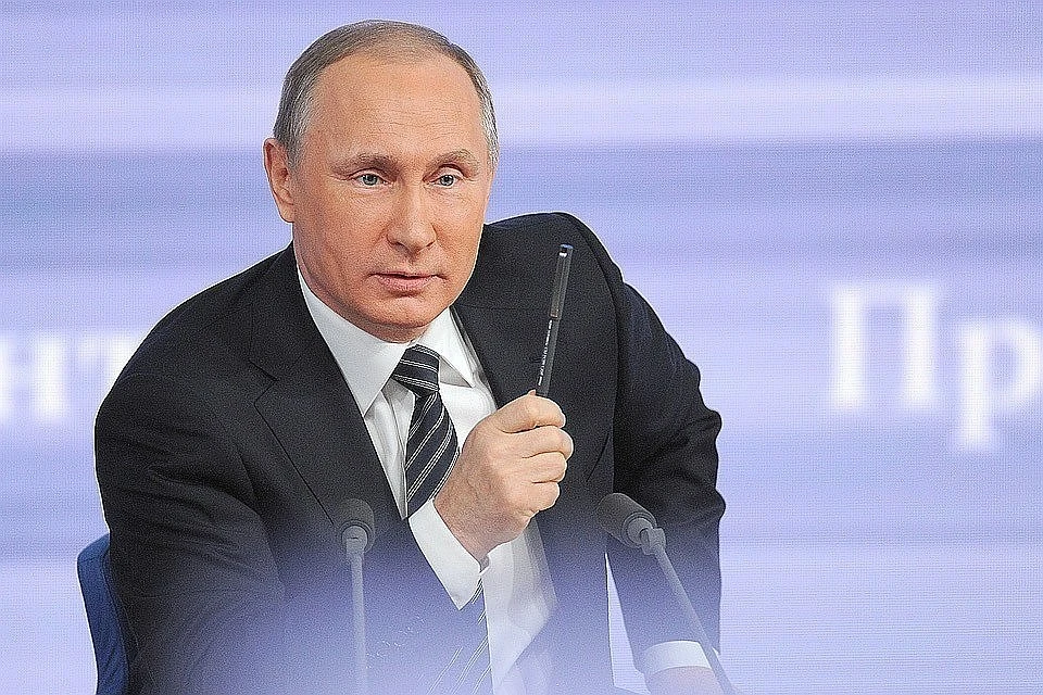 Путин сообщил, что по товарам жизненной необходимости уже создан необходимый запас