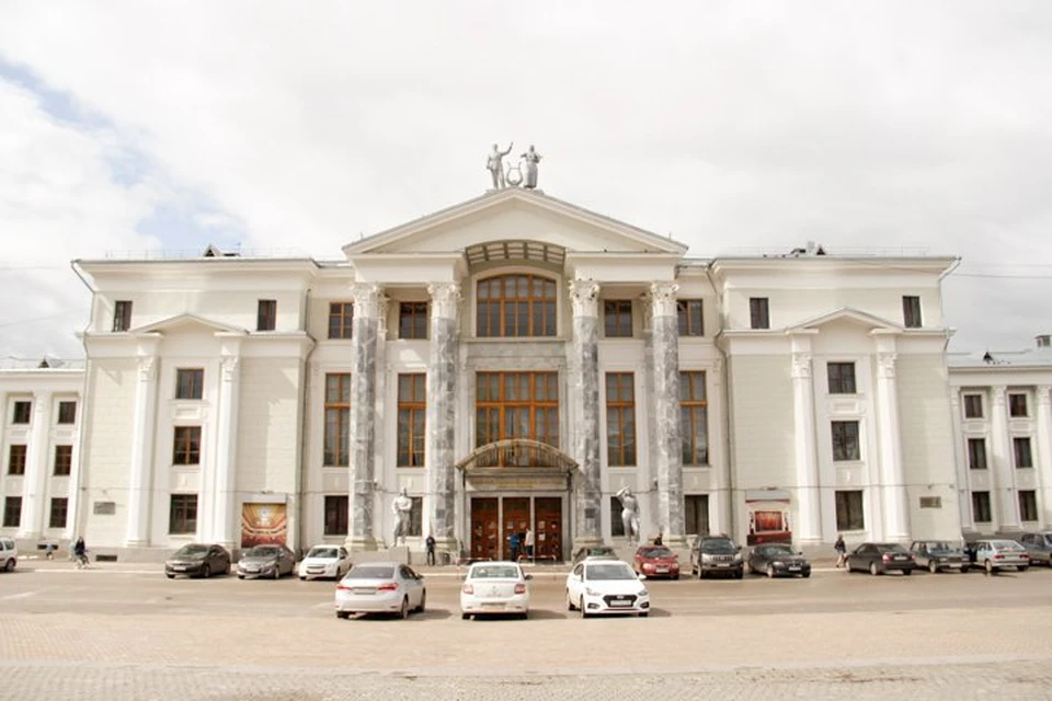 Загс пермь. Красивые ЗАГСЫ Перми. Самый красивый ЗАГС В Перми. ЗАГС города Березники Пермский край. ЗАГС Пермский край город Соликамск.