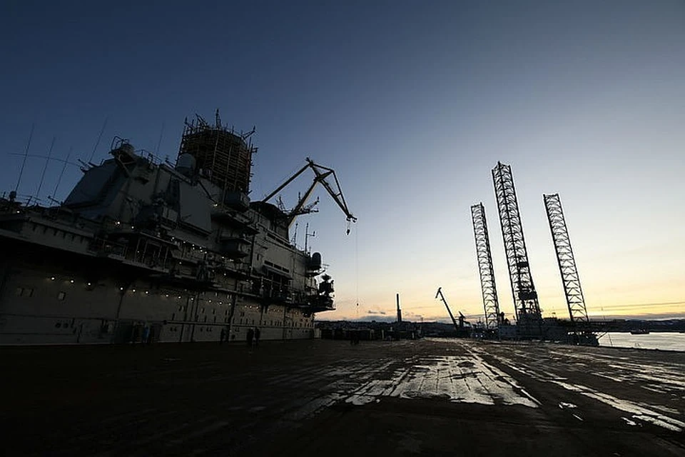 Ущерб пожара на "Адмирале Кузнецове" оценили в 500 миллионов рублей Фото: gov-murman.ru