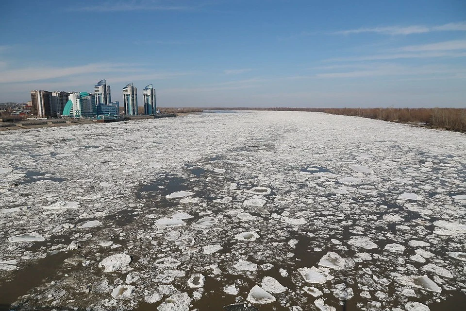 Уровень воды обь шелаболиха. Селенга ледоход. Паводок на реке Обь у Барнаула. Критический уровень воды в Оби в Новосибирске. ЦГМС уровень воды в Оби Барнаул.