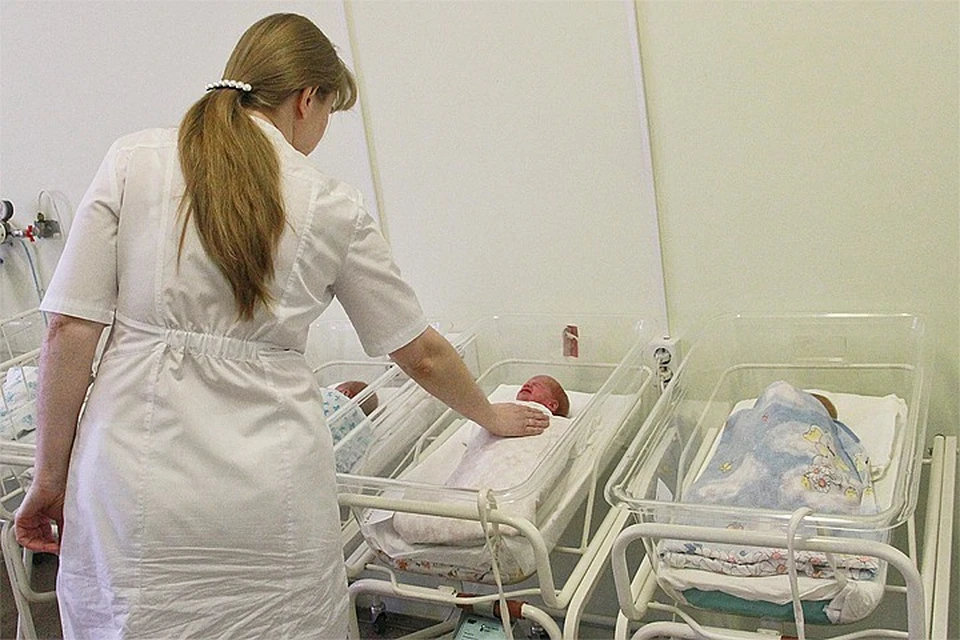 В 33 отделах ЗАГС в Москве вновь доступна регистрация рождения детей.