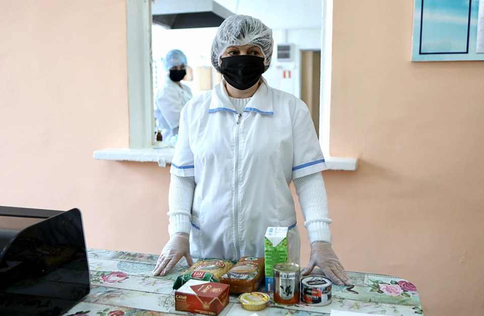 В Приморье продолжают раздавать бесплатные продуктовые наборы для школьников