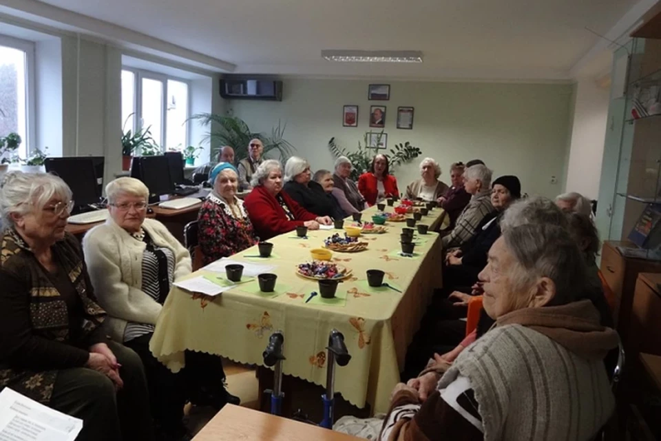 Пансионат для пожилых сосново. Дом престарелых Калининград. Дом престарелых Сосново. Сосновая усадьба Пионерский.