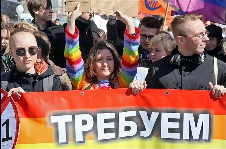 По словам координатора программы мониторинга Ресурсного центра для ЛГБТ Арсения Виноградова, общее количество нарушений снизилось