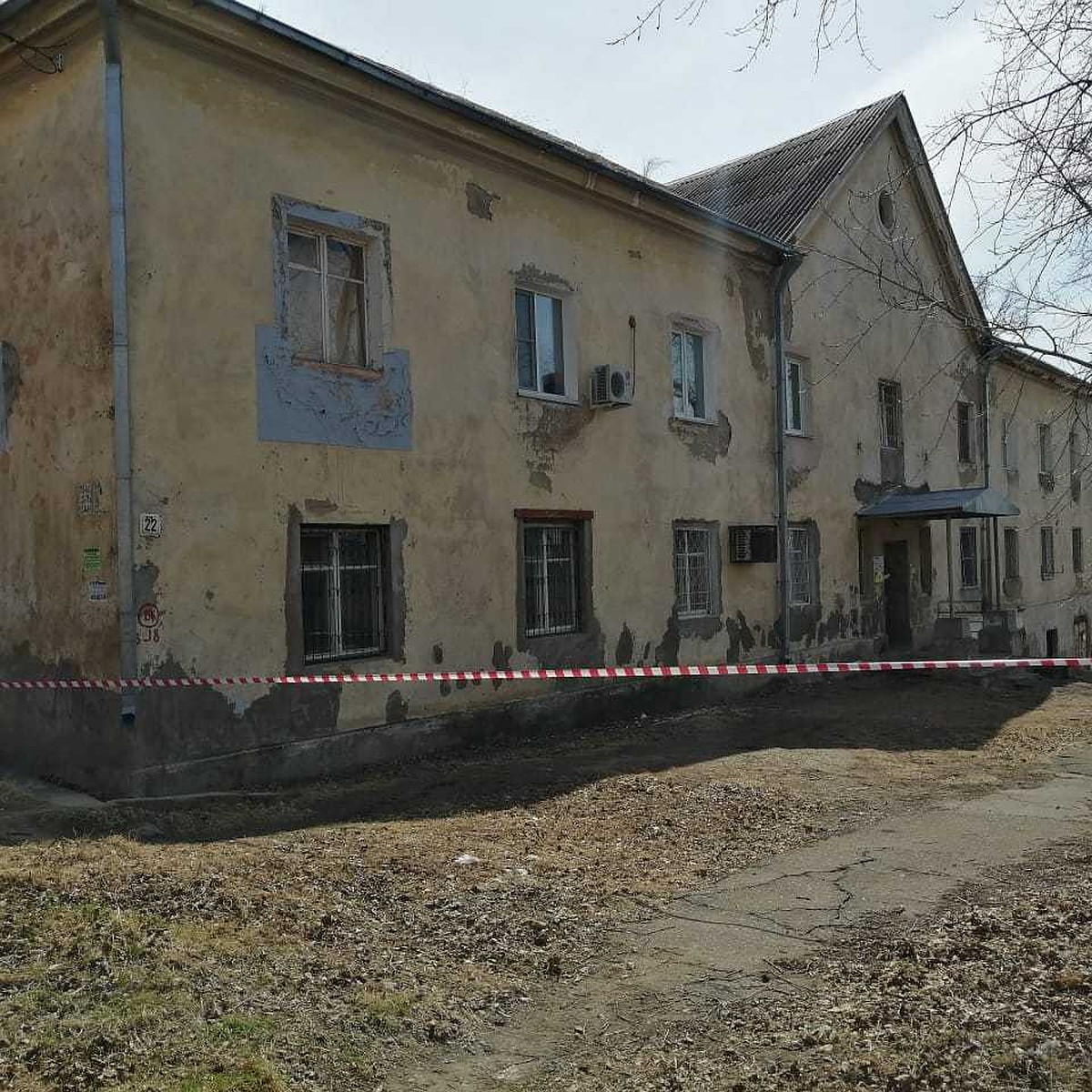 Жильцы рухнувшего дома в Хабаровске получат по сто тысяч рублей за  утраченное имущество - KP.RU