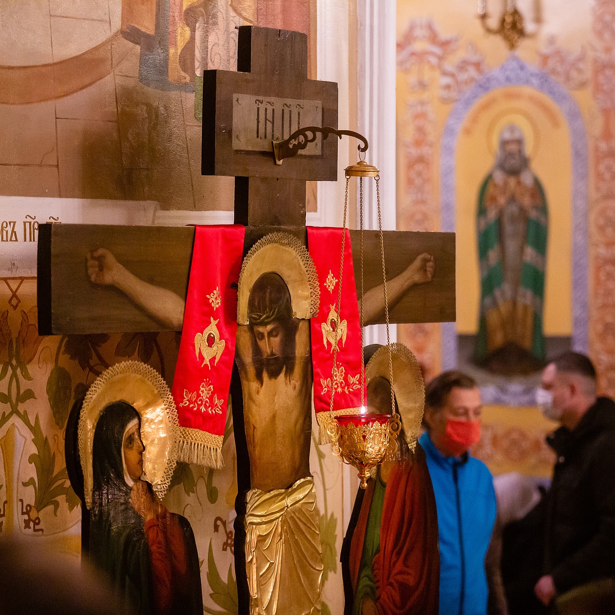 Церковь никогда не шантажировала народ: «В кого вы больше верите - в Бога  или в вирус?» - KP.RU