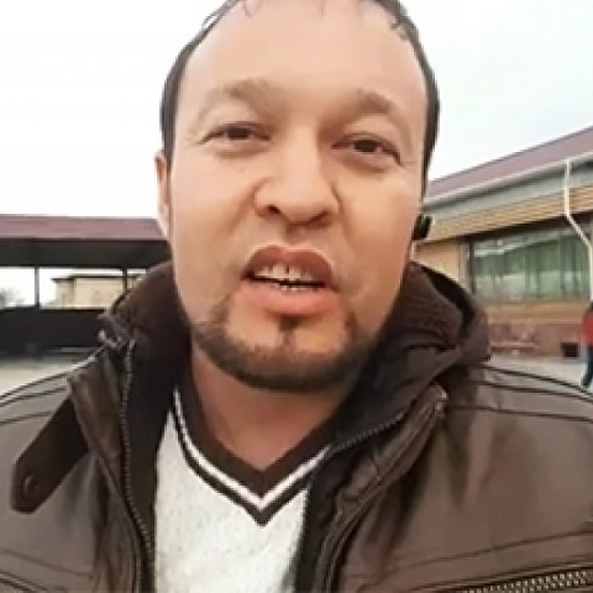 Трусикидегі сексуалды есектің жеке суреті