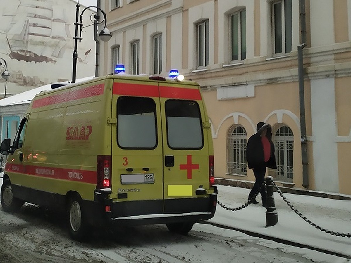 Зараженную коронавирусом скорую помощь Находки спасают медики со всего  Приморья - KP.RU