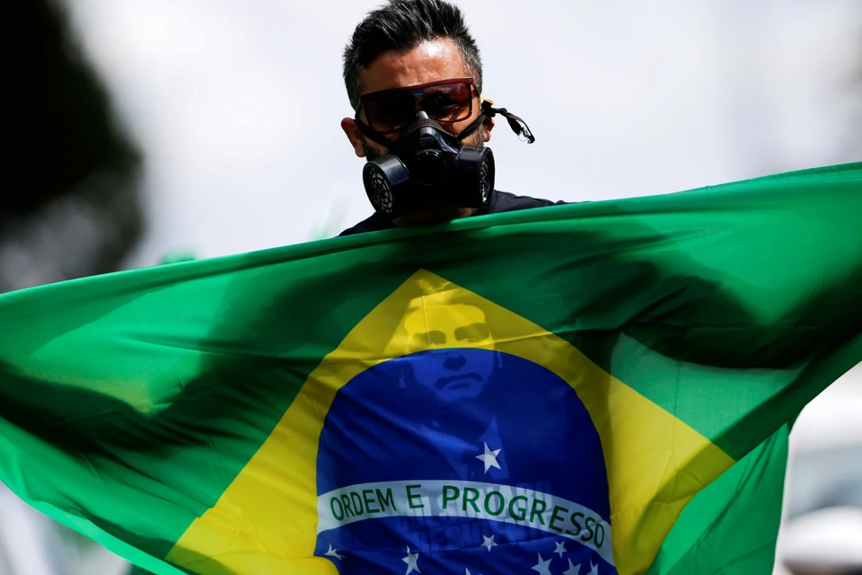 Бразилия является крупнейшим производителем. Правительство Бразилии. Бразилия люди. Федеративная Республика Бразилия люди. Местное оружие правительство Бразилии.