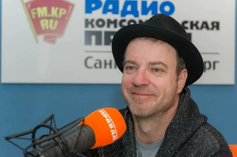 Фронтмен группы Animal ДжаZ Александр Красовицкий сообщил, что женится после того, как спадут запреты по коронавирусу.