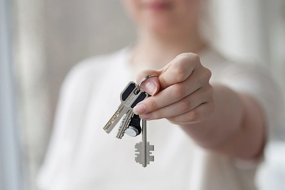 Пенсионерка получила ключи от однокомнатной квартиры в казанском "Салават Купере".