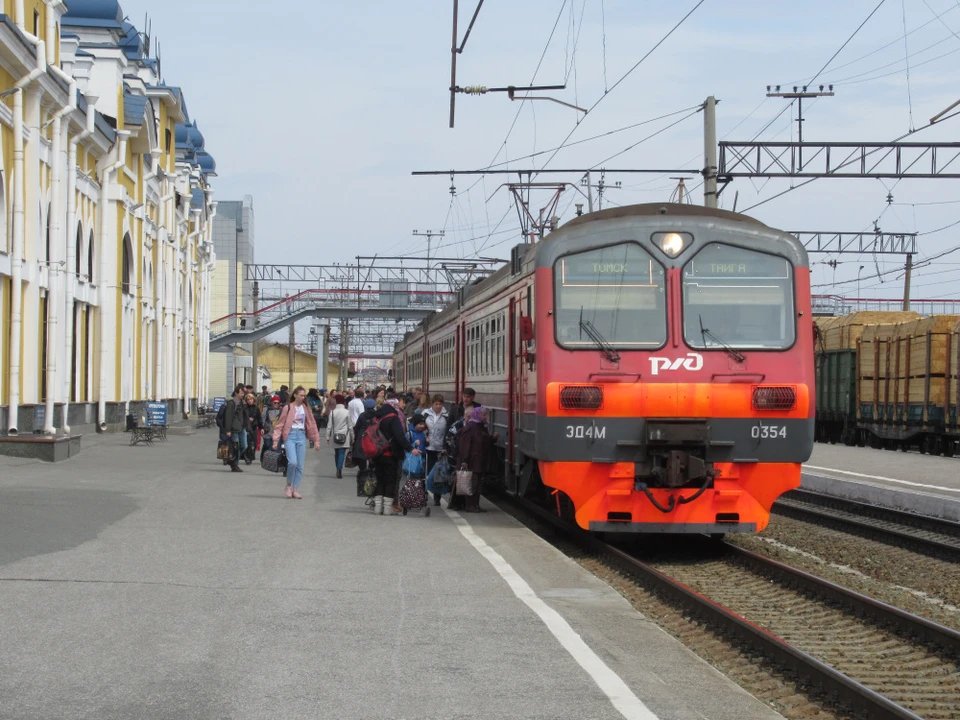 Расписание электричек томск тайга на сегодня. Электричка Томск Тайга. Электропоезд Тайга Мариинск. Электропоезд Юрга Тайга. Электричка Тайга Юрга.