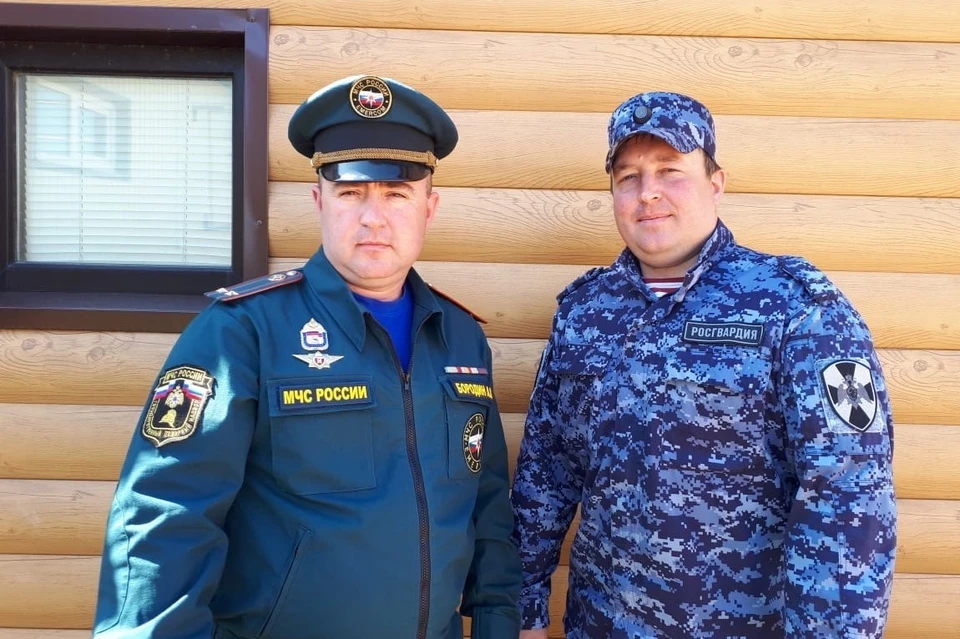 Подполковник Андрей Бородин вместе со своим братом, старшим лейтенантом Павлом Бородиным.