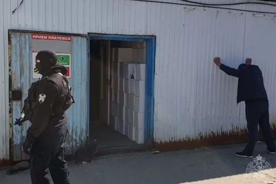 В Сургуте изъяли 10 тысяч контрафактного алкоголя. Фото Росгвардии ХМАО.