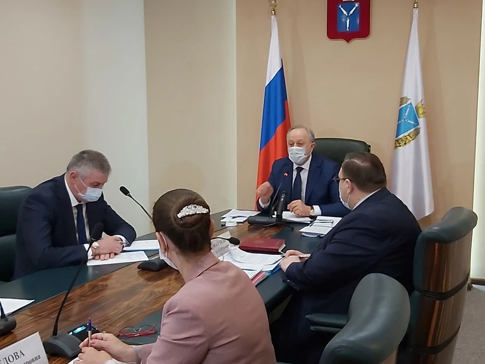 Губернатор Радаев с подчиненными ежедневно обсуждает ситуацию по коронавирусу
