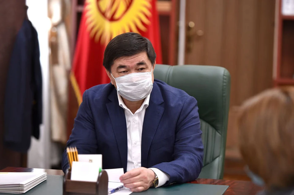 Абылгазиев считает, что маски должны носить все.