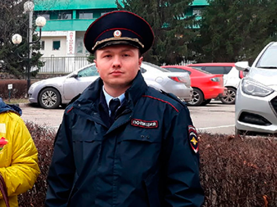 Участковый Андрей Даеров оказал помощь пострадавшему и установил место преступления. Фото: пресс-служба УМВД России по Белгородской области.