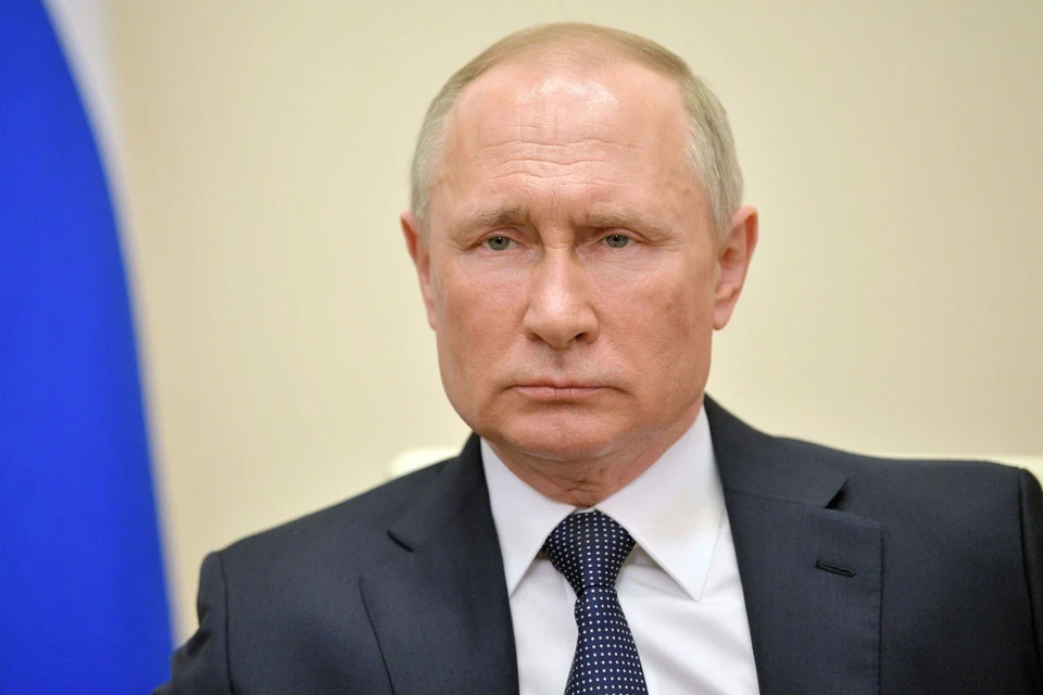 Путин призвал совершать все выплаты врачам в назначенные даты