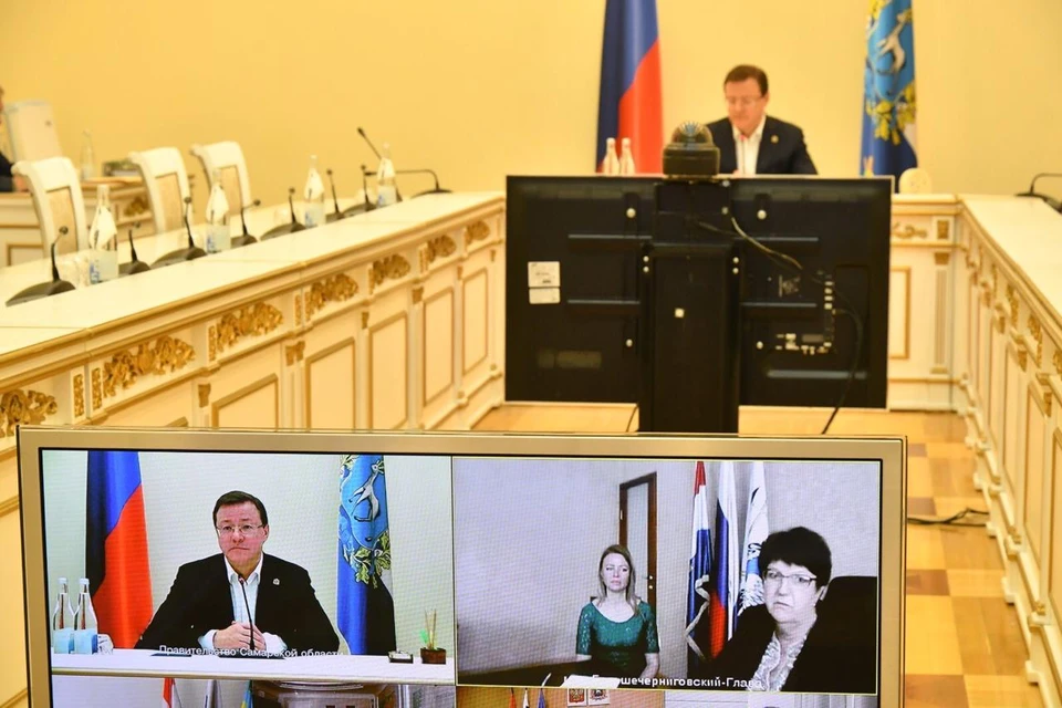 Вопрос жительница Сызрани задала Дмитрию Азарову
