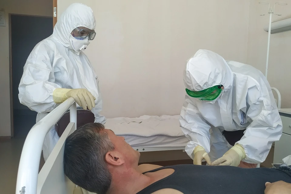 Главврачи больниц несут личную ответственность за безопасность медиков на передовой борьбы с ковидом.
