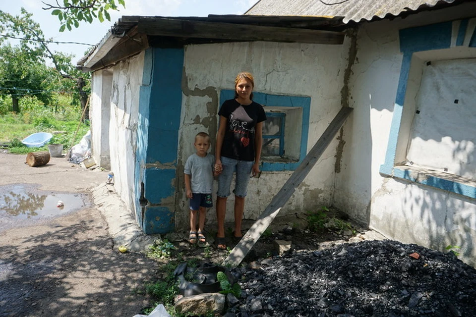 По мнению Украины - это боевики и террористы.