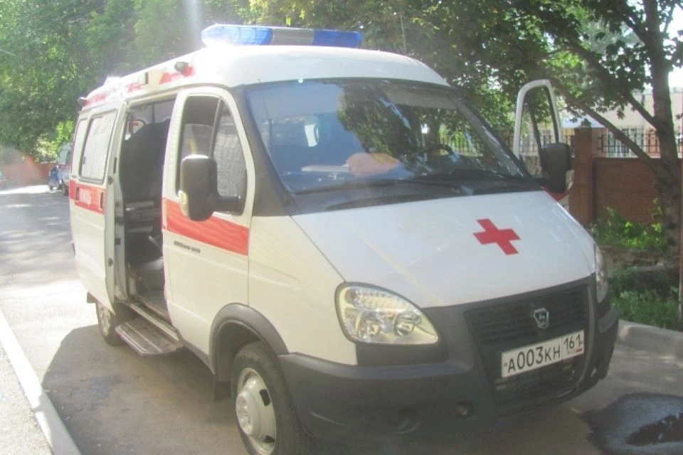 На скорой ребенка увезли в больницу. Фото: ГОПАЛО Ольга.
