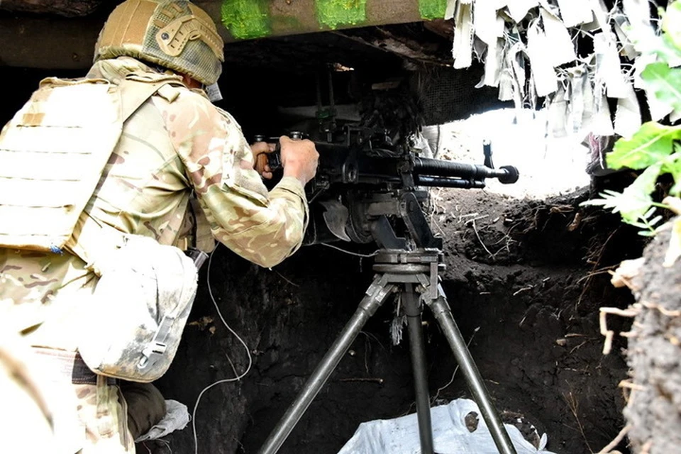 Украинские военные прицельно стреляли из крупнокалиберных пулеметов по трансформаторной подстанции. Фото: Пресс-центр штаба ООС