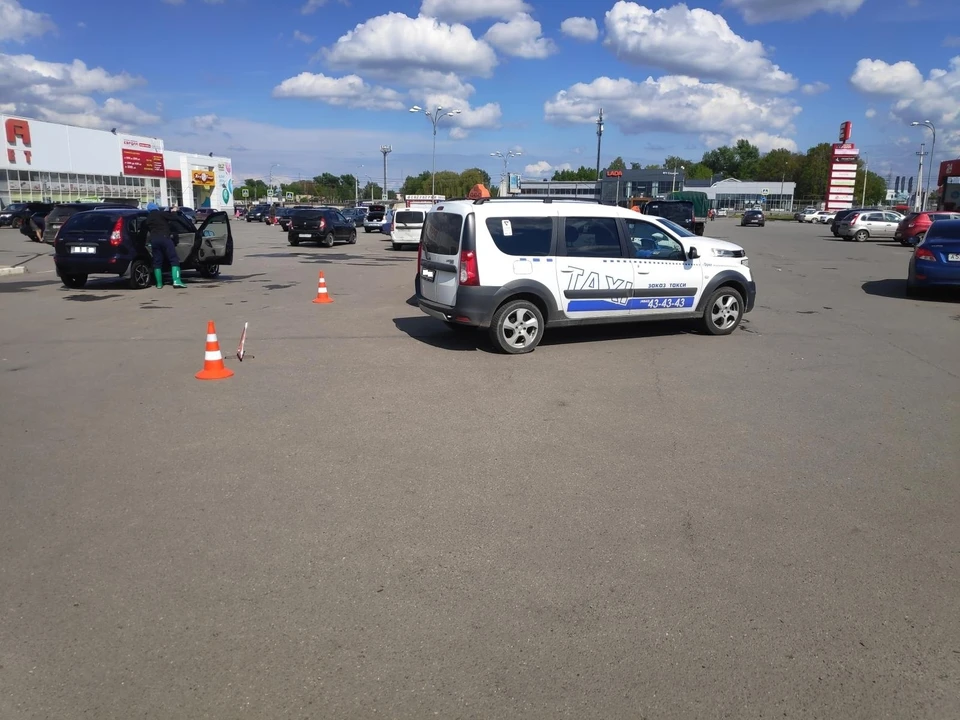 Авария случилась рядом с ТЦ "Европа" на Карачевском шоссе