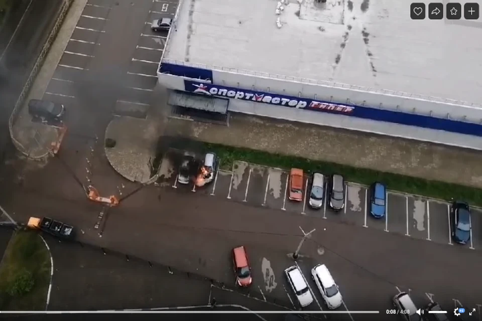 На Московском проспекте горит автомобиль. ФОТО: скрин с видео