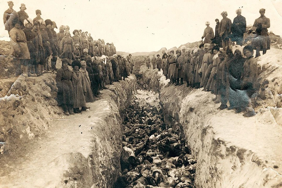 Улицы были полны трупов, их хоронили в братских могилах. Фото: предоставлено Музеем города Новосибирска.