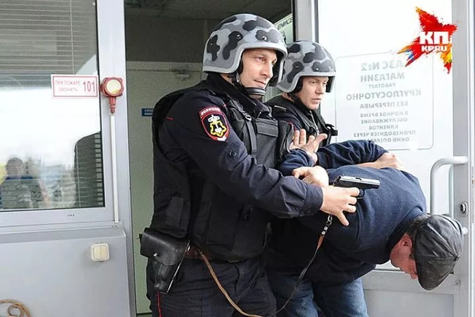 Мужчин удалось задержать по горячим следам.