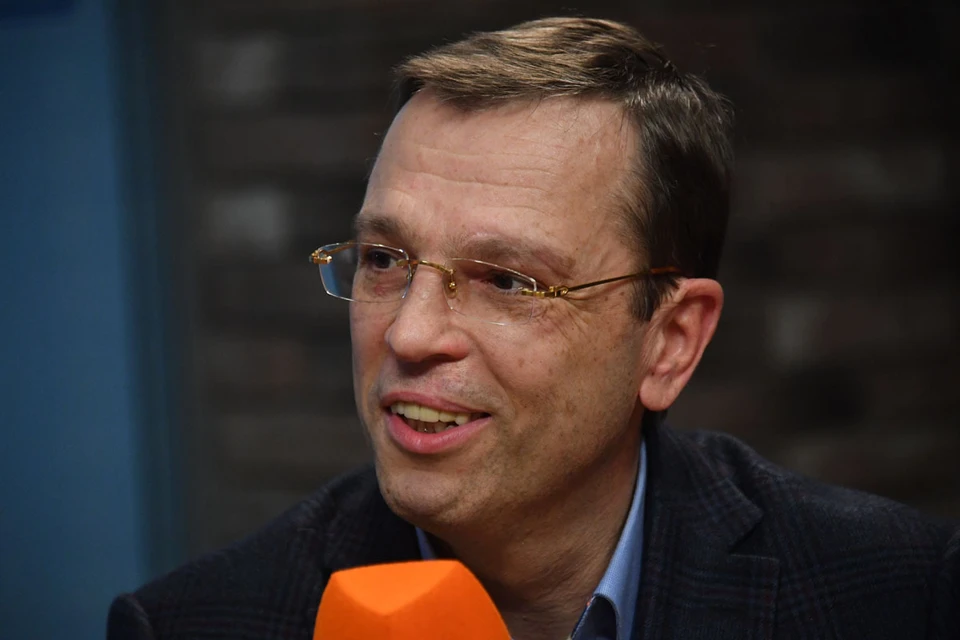На «Радио Комсомольская правда» (97.2 FM) экономист Никита Кричевский порассуждал, почему бюрократия всегда стремится расширить свои полномочия
