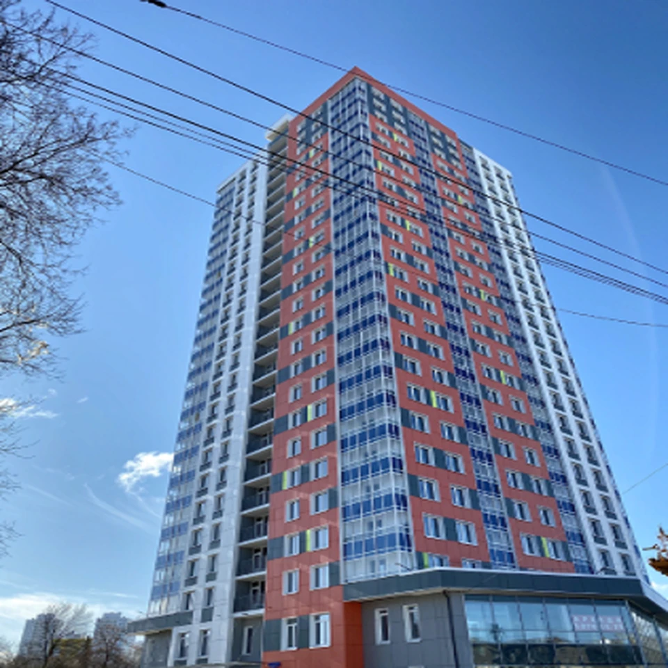 Девушка упала с 6 этажа на козырек.