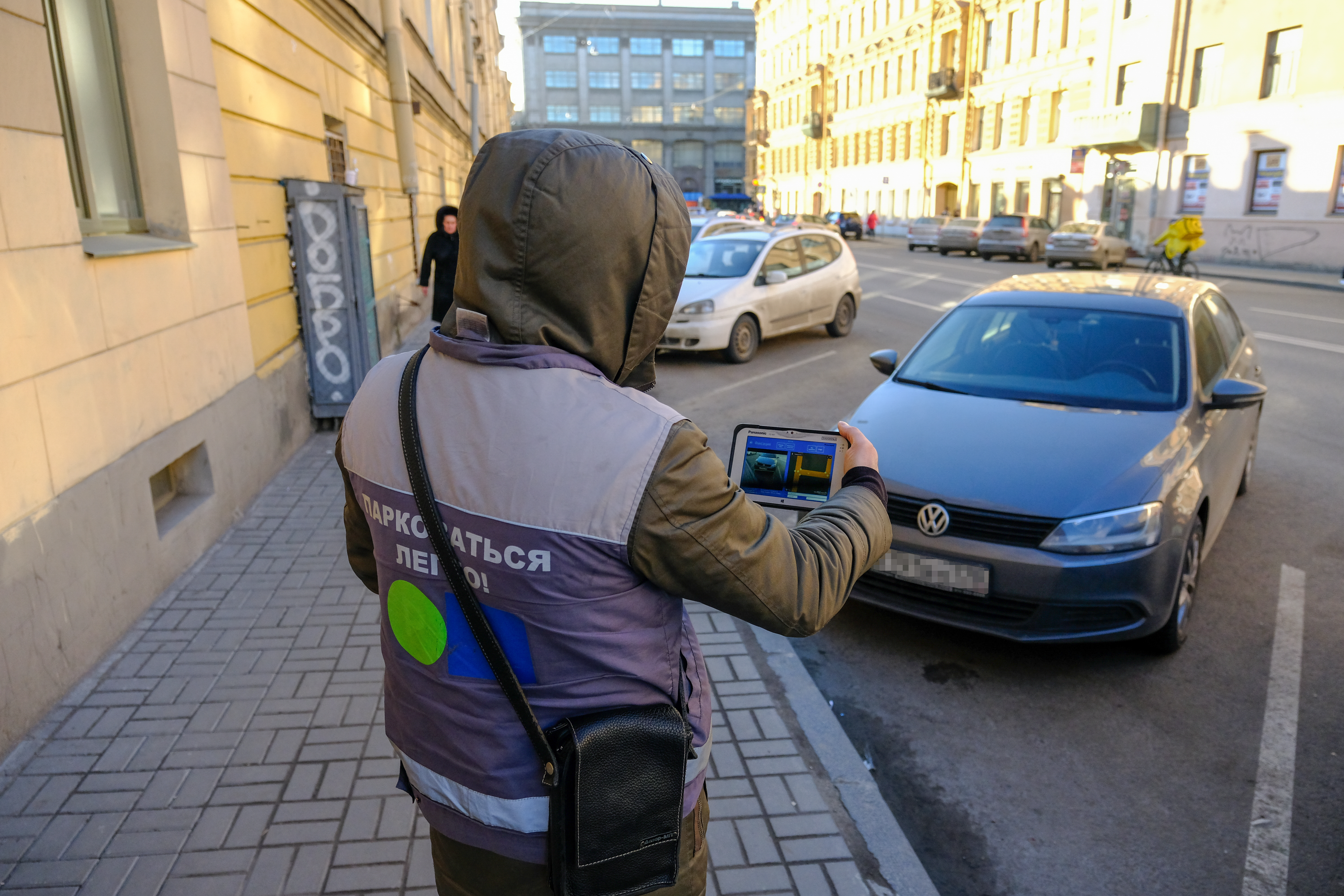 Зону платной парковки обозначат синей разметкой.