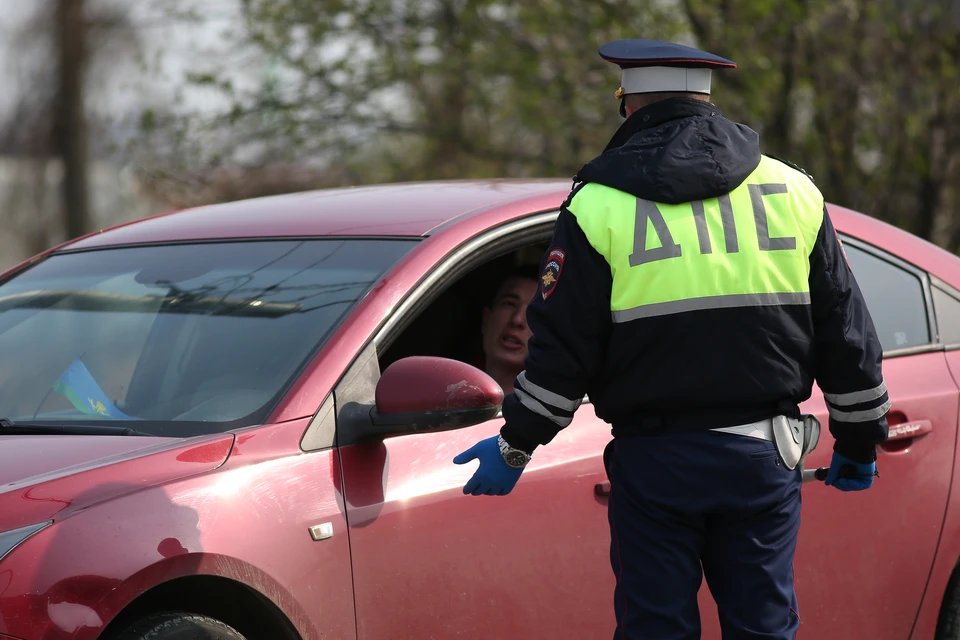 Полиция больше не будет спрашивтаь пропуск у водителя