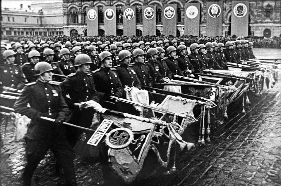 На фото: Парад Победы 24 июня 1945 года