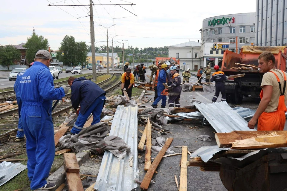 Последствия шторма в Барнауле. Фото: ГУ МЧС по Алтайскому краю