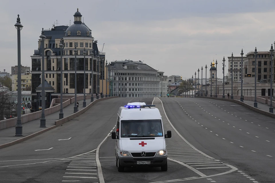 С каждым днем заболевших коронавирусам в Москве все меньше.