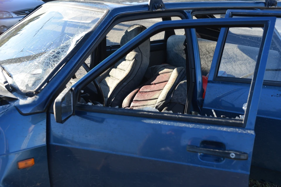 Ижевск кражи из магазина февраль 2024. Mazda украли двери. Украли двери с машины США.