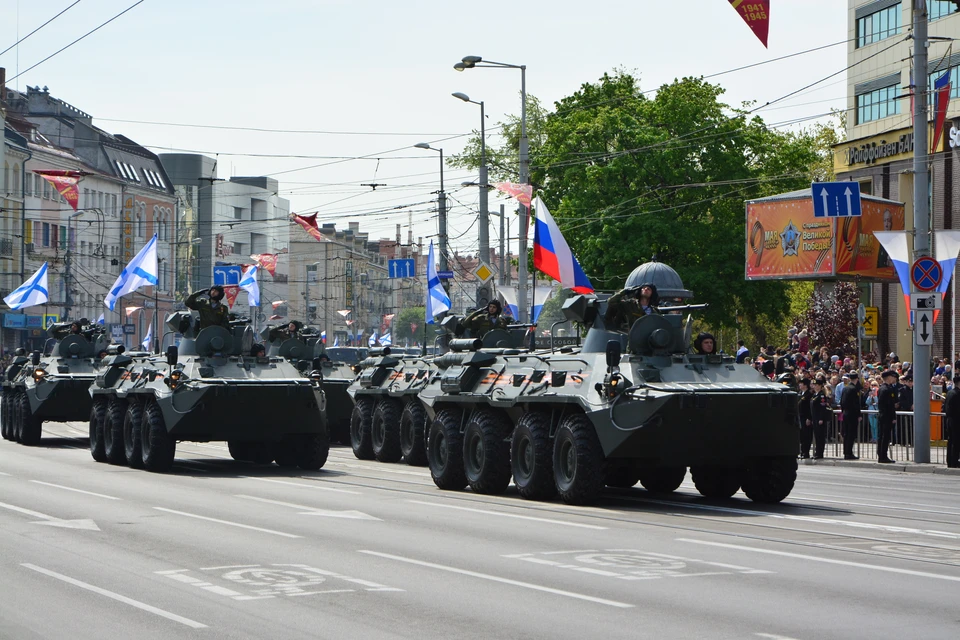 В военном параде примет участие 75 единиц техники.